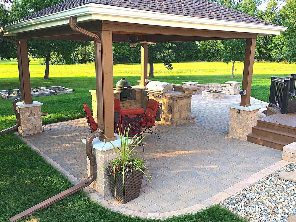 Bring the Party Outdoors! Simpsonville’s Leading Open Porch Builder Creates the Perfect Space for Entertaining in Your Backyard